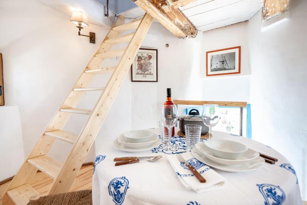 Cozy Windmill Close To The Beach Lourinhã Exterior photo